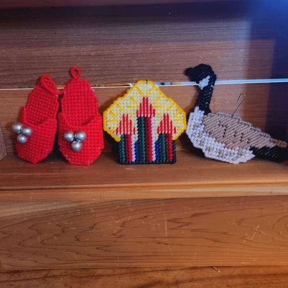 Vintage Needlepoint Christmas Tree Ornaments Canada Goose Kitschy Eclectic - Picture 3 of 7